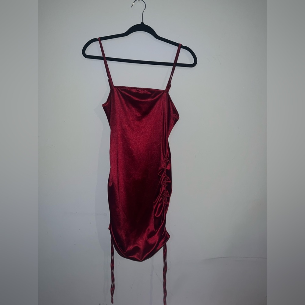 Fitted silky dress